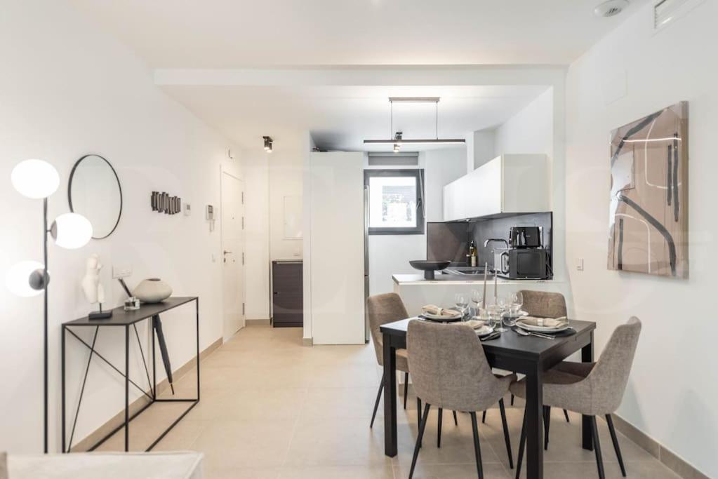 Modern Apartment With Patio & Parking By Rems Málaga Extérieur photo