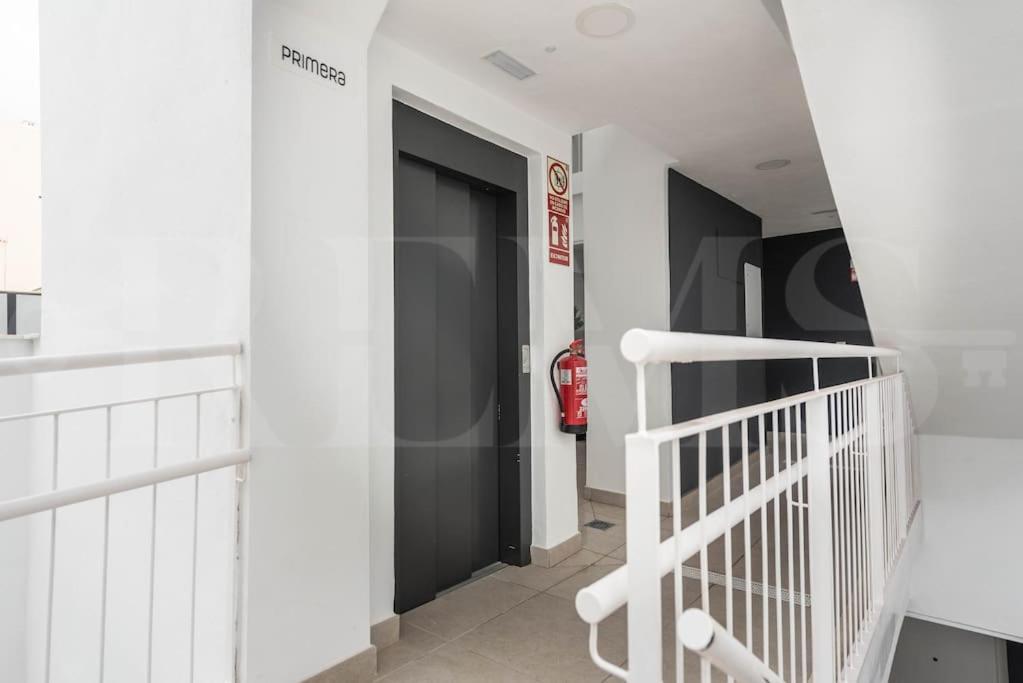 Modern Apartment With Patio & Parking By Rems Málaga Extérieur photo