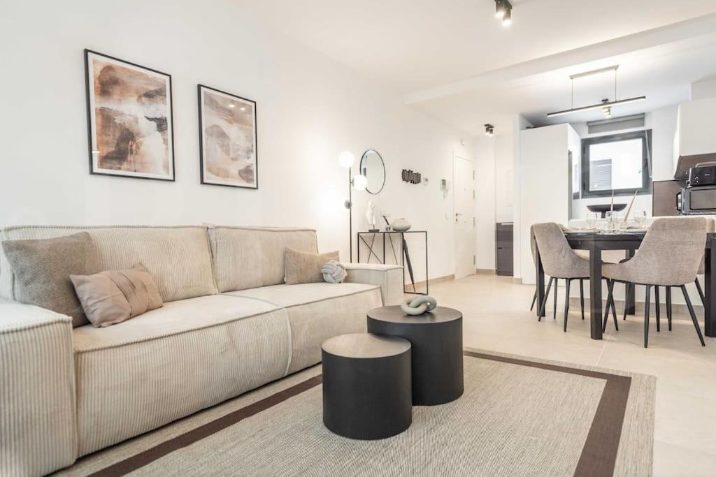 Modern Apartment With Patio & Parking By Rems Málaga Extérieur photo