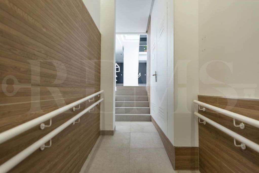 Modern Apartment With Patio & Parking By Rems Málaga Extérieur photo